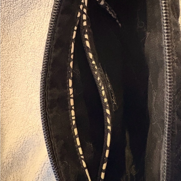 Chic Black Quilted Shoulder Bag - Picture 5 of 5